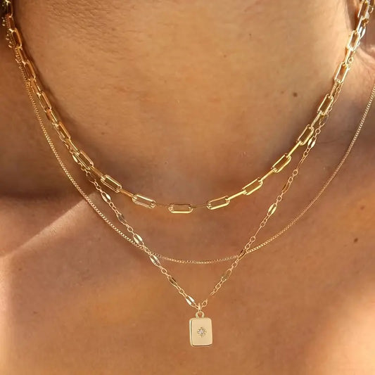 3-teiliges Vintage Halsketten-Set – Goldfarbene Büroklammer-Kette mit Funkelndem Zirkonia-Rechteckanhänger – Eleganter Schmuck für Damen -