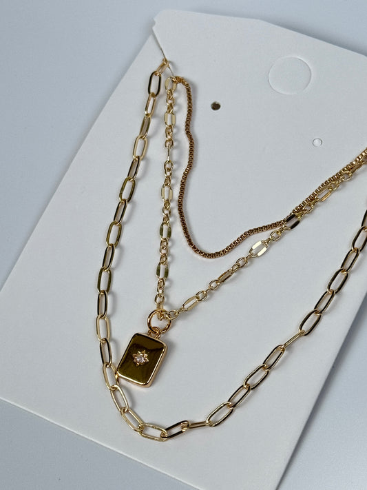 3-teiliges Vintage Halsketten-Set – Goldfarbene Büroklammer-Kette mit Funkelndem Zirkonia-Rechteckanhänger – Eleganter Schmuck für Damen -