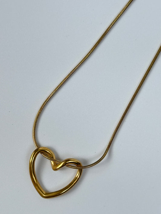 Halskette mit Herzanhänger